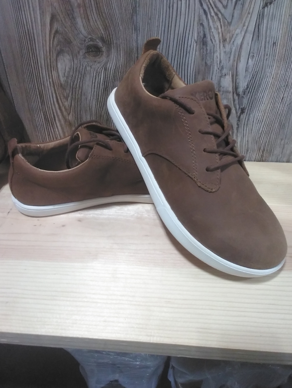 NEW - Glenn Leather Brown/White
